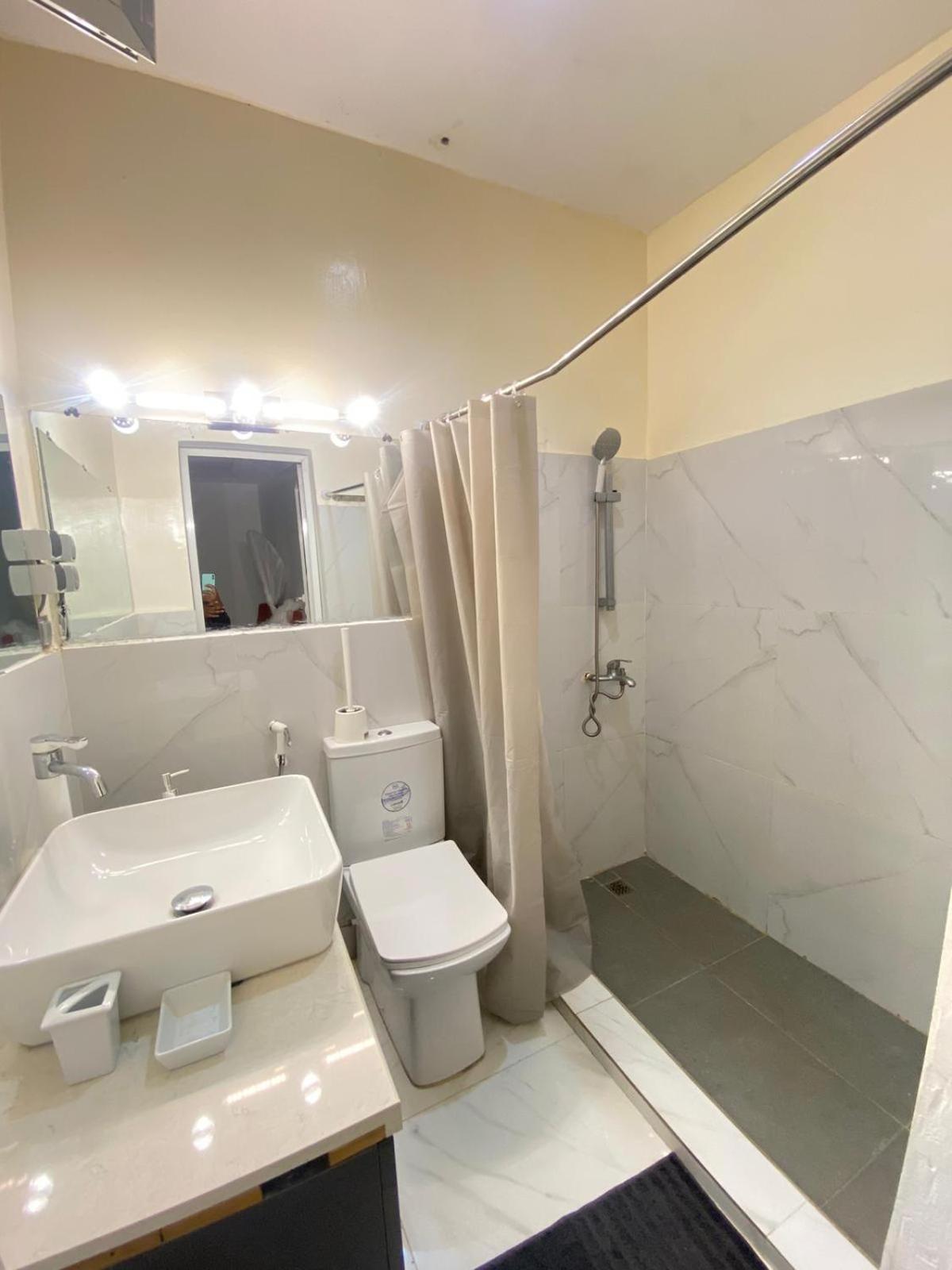 Appartement Luxe Idealement Situe A Dakar Buitenkant foto